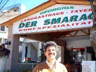 Yorgos, der Chef vom Restaurant Smaragd, Psinthos
