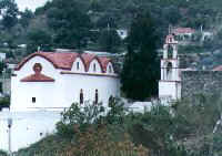 Die Kirche des Dorfes